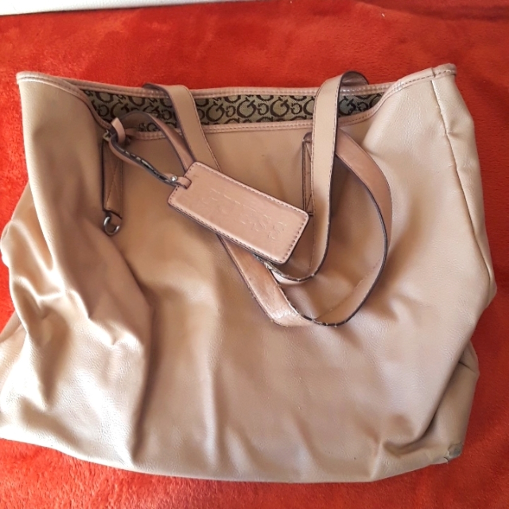 💕CUTE💕Guess handbag